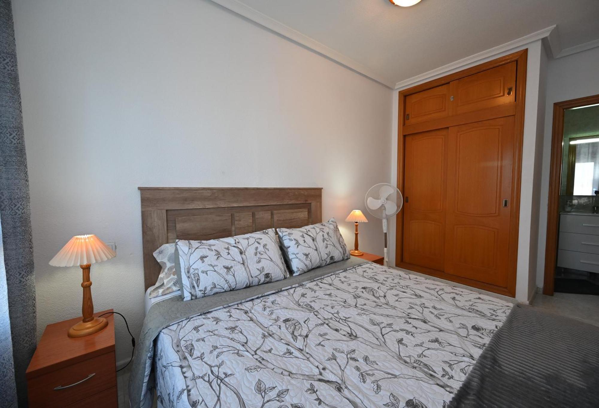 Apartamento En Torrevieja Alicante Bagian luar foto